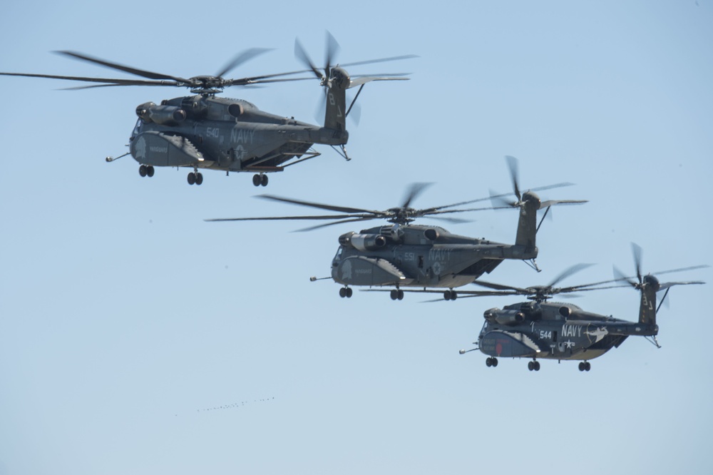 HM-14 conducts five-helicopter formation