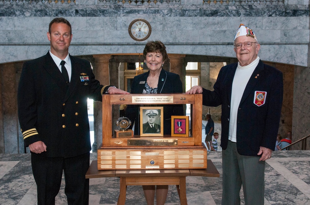 USS Maine (B) Officer Receives Rear Adm. Willis A. Lent Award