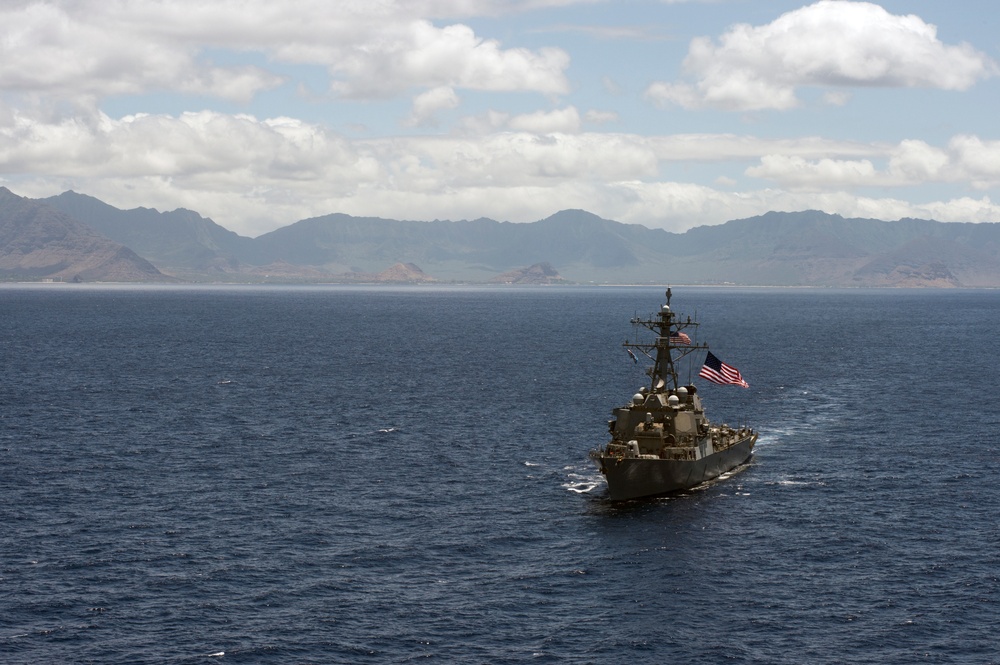 USS O’Kane (DDG 77) transits the Pacific Ocean