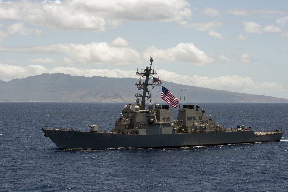 USS O’Kane (DDG 77) transits the Pacific Ocean