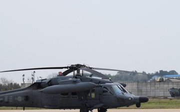 ROK UH-60P Black Hawk stages near Patriot Battery at Max Thunder '16