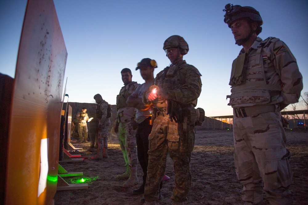 Australian Army trains Iraqi Security Forces in Night Shooting