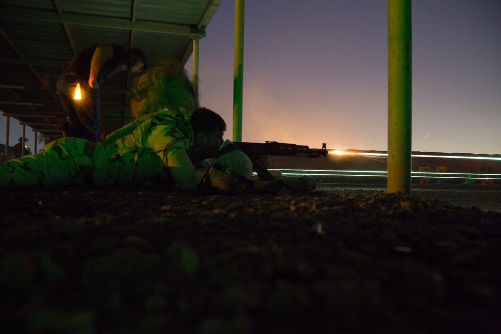 Australian Army trains Iraqi Security Forces in Night Shooting