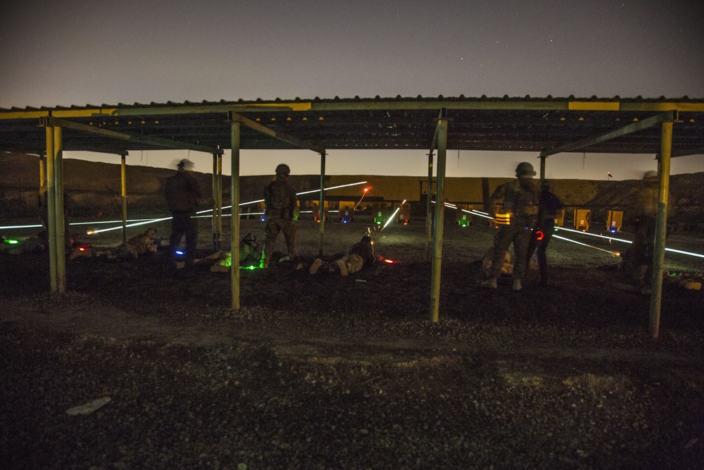 Australian Army trains Iraqi Security Forces in Night Shooting