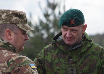 Lithuanian Land Forces Commander visits JMTG-U