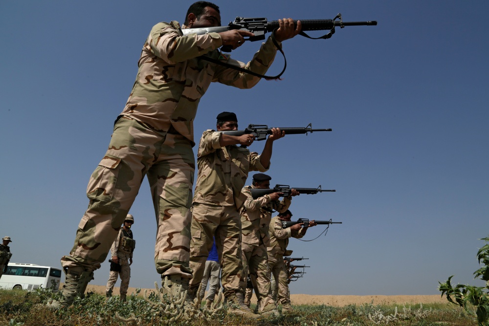 Iraqi soldiers learn reflexive fire