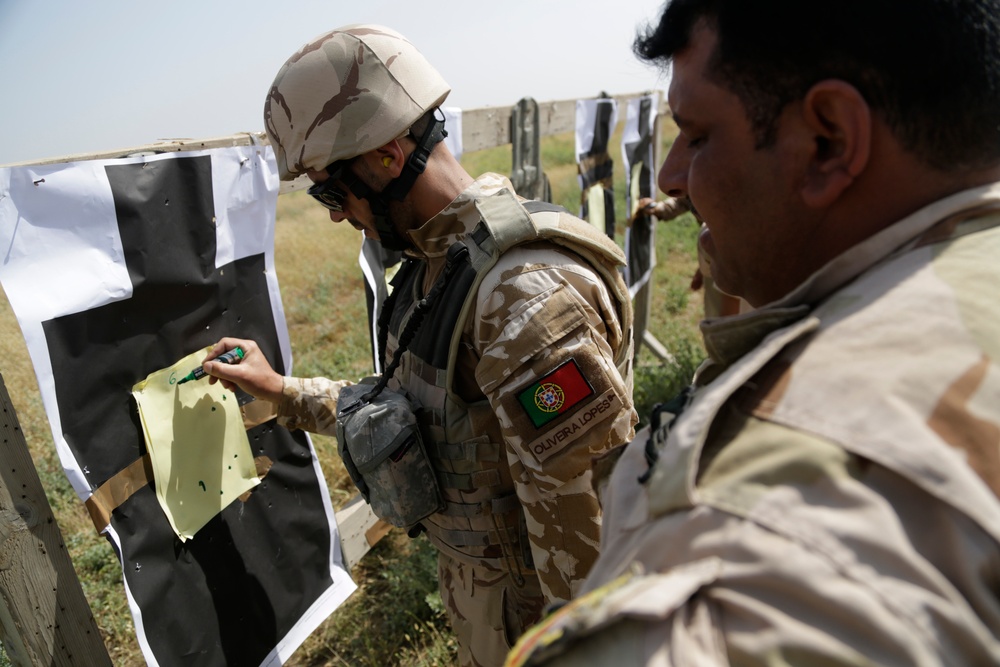 Iraqi soldiers learn reflexive fire