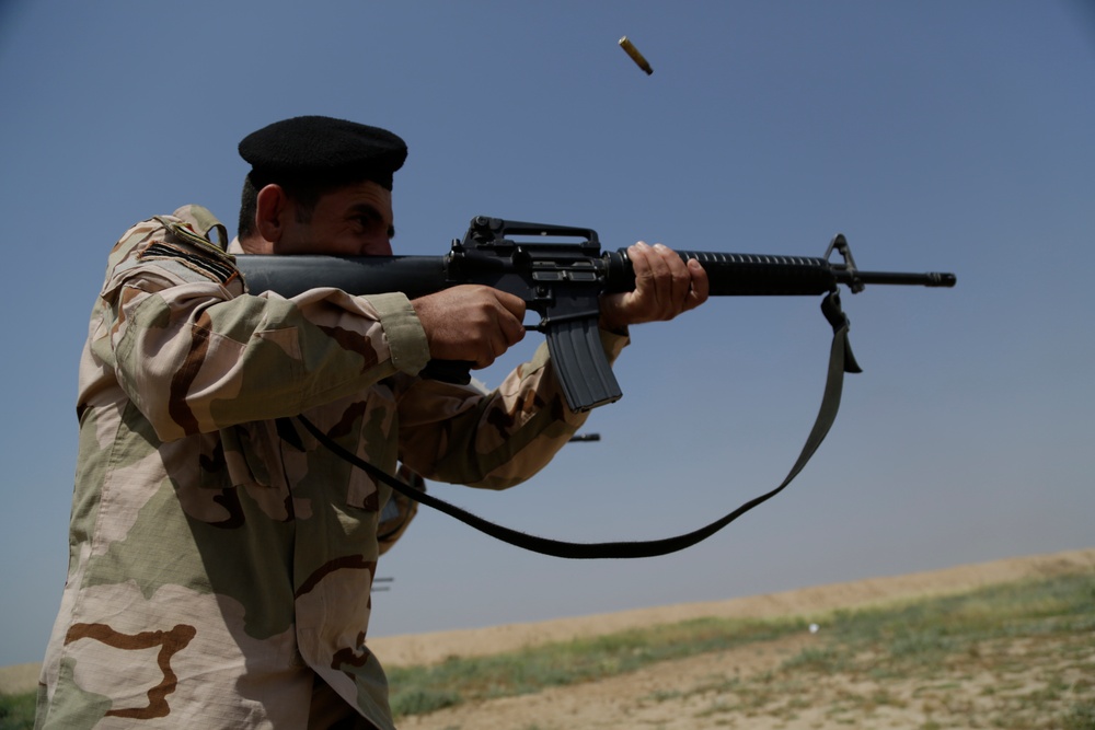 Iraqi soldiers learn reflexive fire