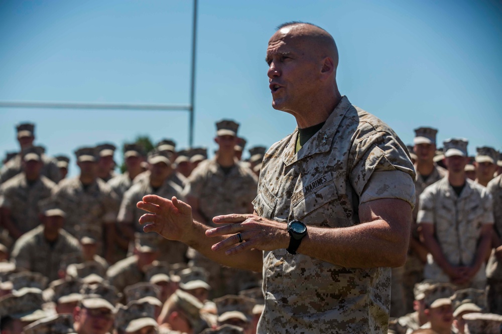 Maj. Gen. Richard Simcock speaks to the Marines of Marine Rotational Force Darwin