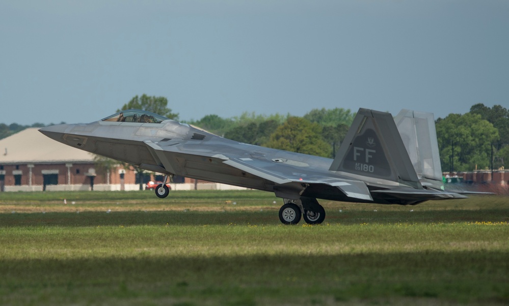 DVIDS Images AirPower soars over Hampton Roads [Image 8 of 12]