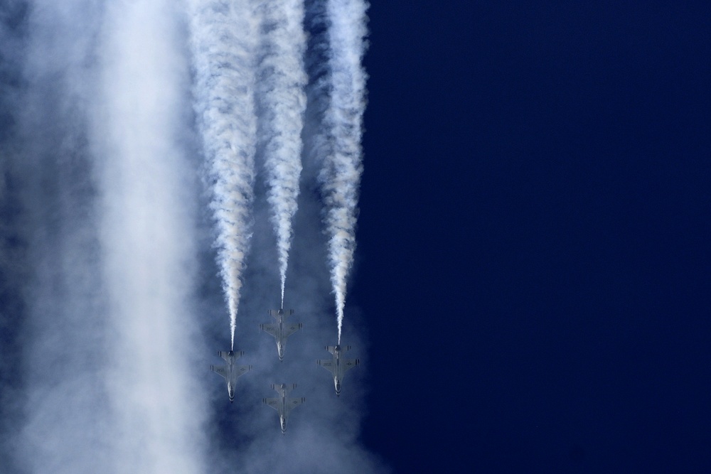 DVIDS Images AirPower soars over Hampton Roads [Image 3 of 8]