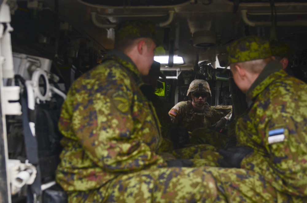 US 2CR Eagle Troop Soldiers introduce themselves to Estonian Army conscripts