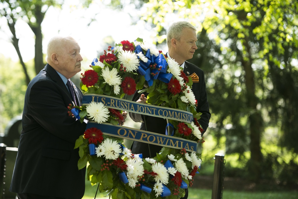 Wreath laying ceremony at the Spirit of the Elbe marker in Arlington National Cemetery