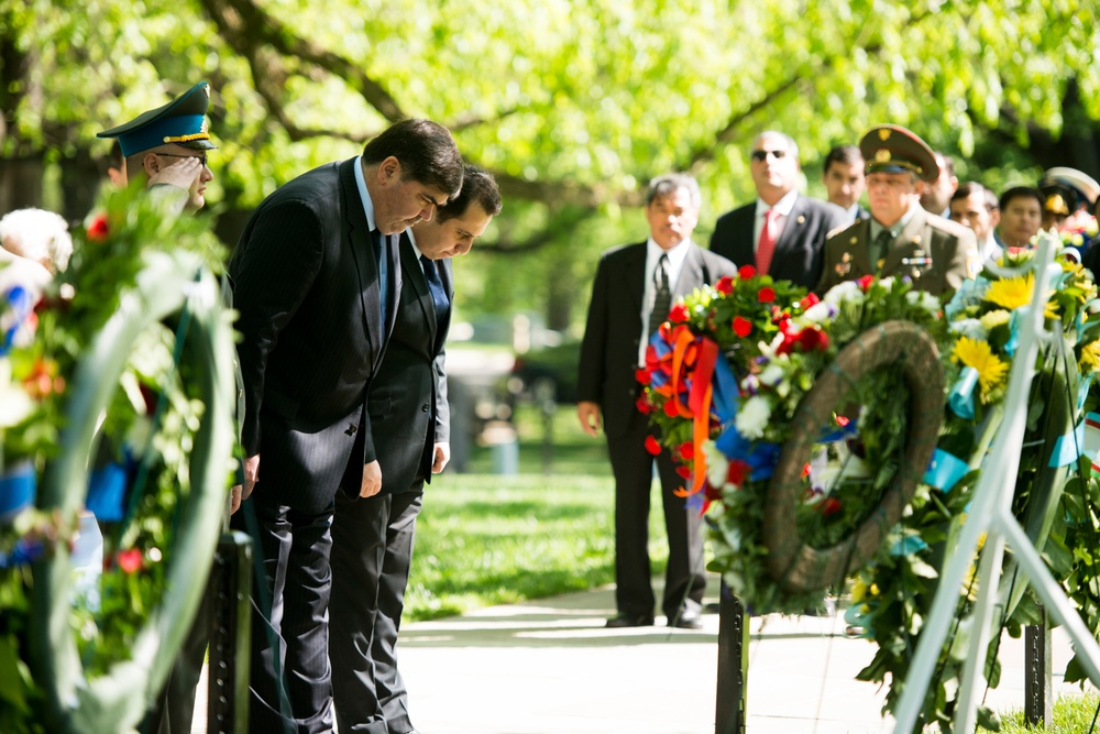 Wreath laying ceremony at the Spirit of the Elbe marker in Arlington National Cemetery