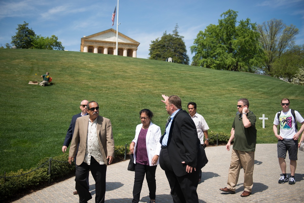 Federated States of Micronesia President visits Arlington National Cemetery