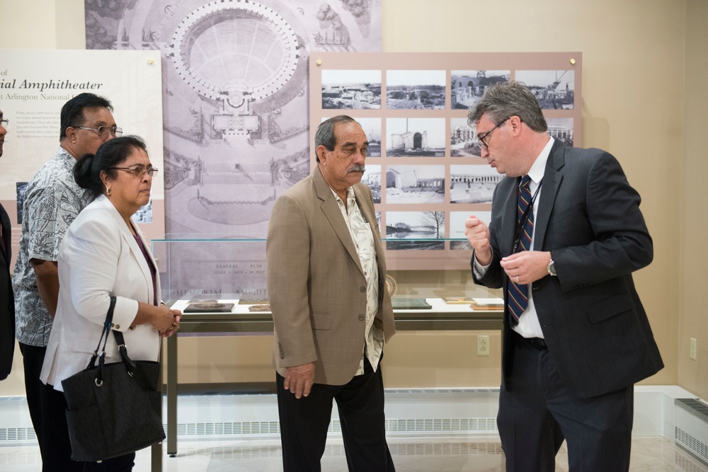 Federated States of Micronesia President visits Arlington National Cemetery