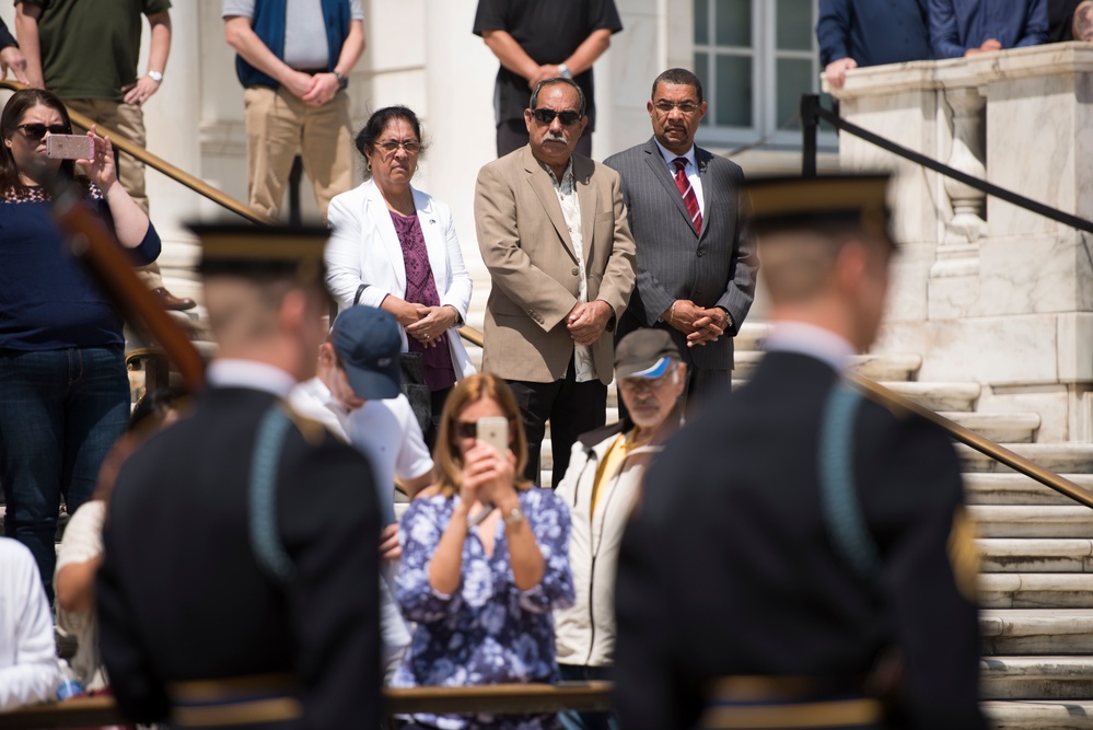 Federated States of Micronesia President visits Arlington National Cemetery