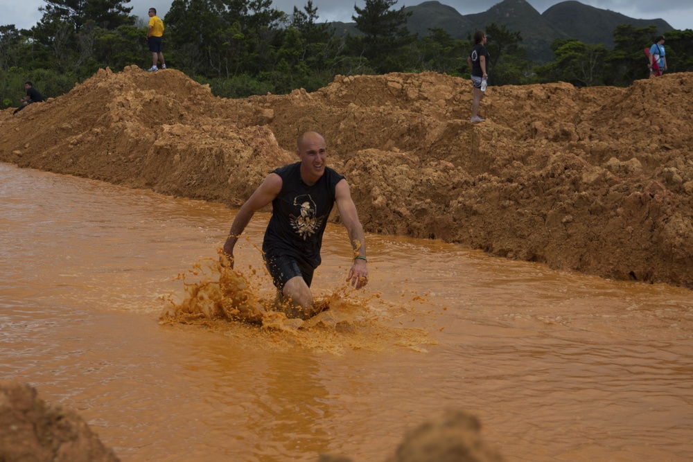 Mud, sweat, tears: Hansen Mud Run 2016 brings service members, Okinawa residents together