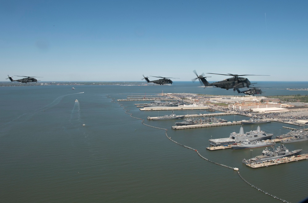 HM-14 Conducts Formation Flight