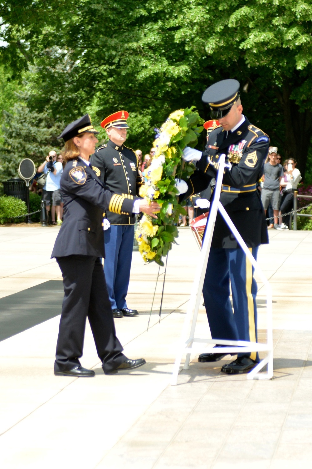 Military District of Washington hosts inter-agency partner at Arlington National Cemetery Military District of Washington hosts inter-agency partner at Arlington National Cemetery