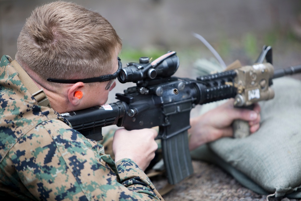 U.S. Marines zero in on the target to kick off joint training exercise