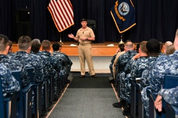 Chief of Naval Personnel Visits Fleet Cyber Command