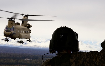 Army aviators help Park Service prep for 2016 Denali climb season