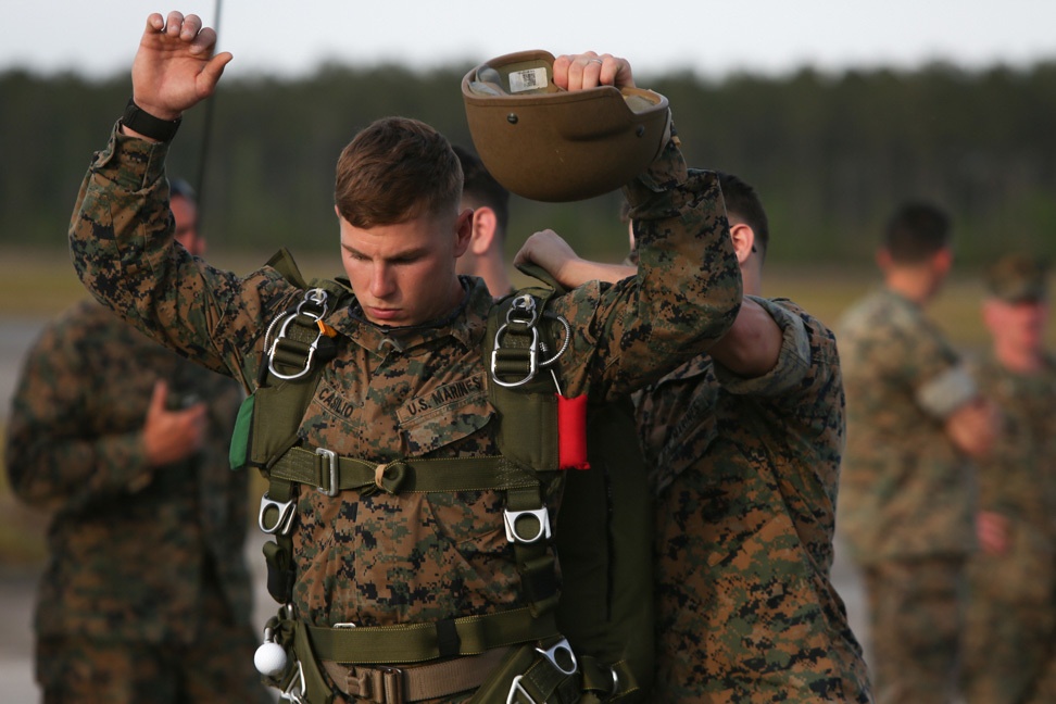 2nd Recon Marines conduct jump master refresher training