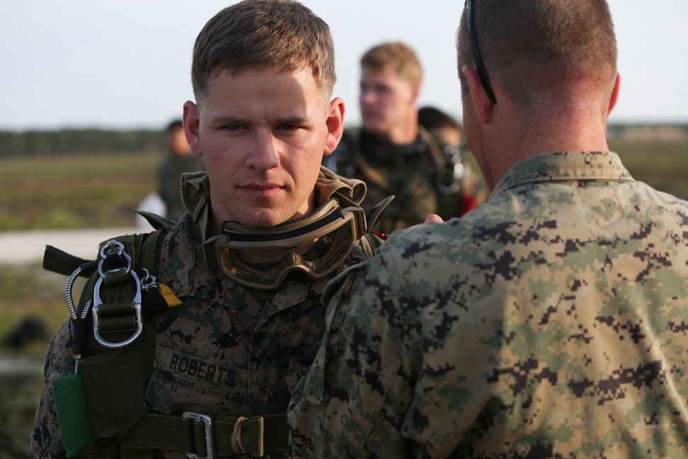 2nd Recon Marines conduct jump master refresher training