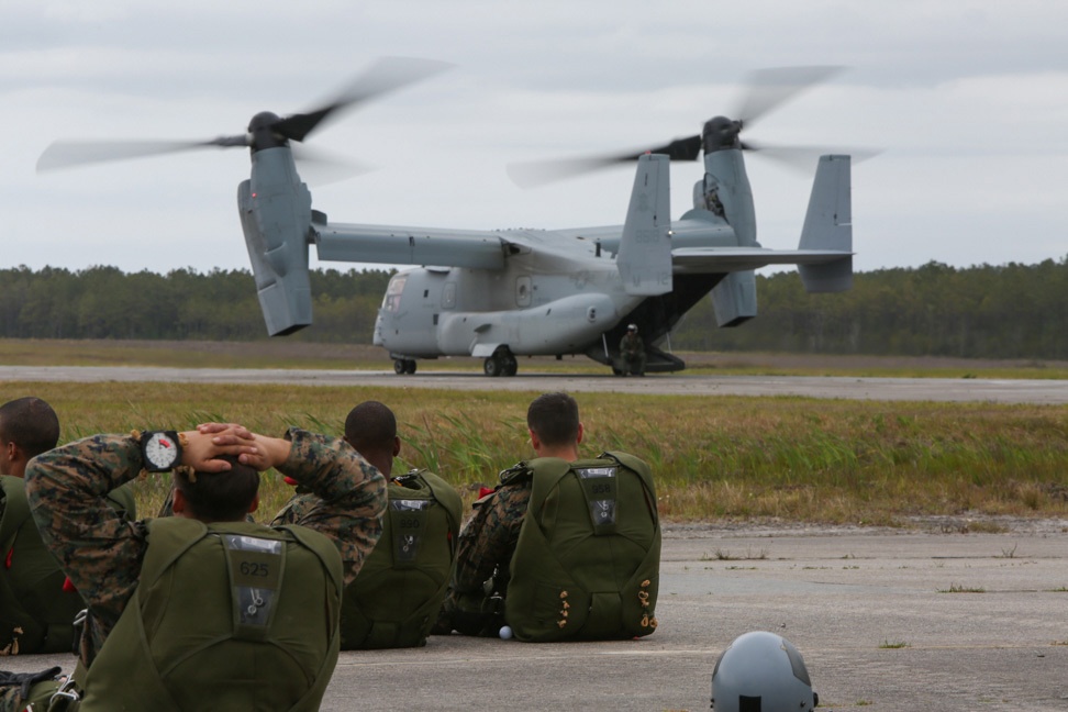 2nd Recon Marines conduct jump master refresher training