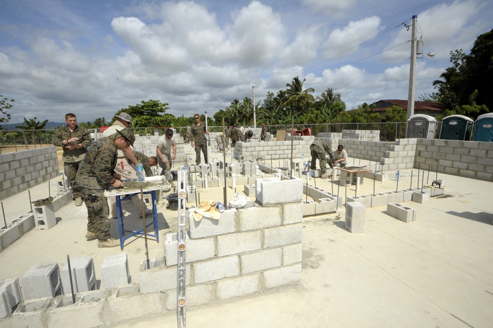 Marines, Airmen build a clinic for Dominicans