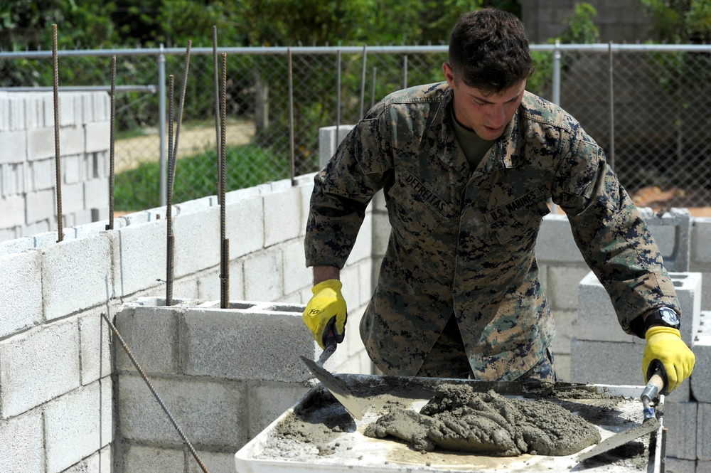 Marines, Airmen build a clinic for Dominicans