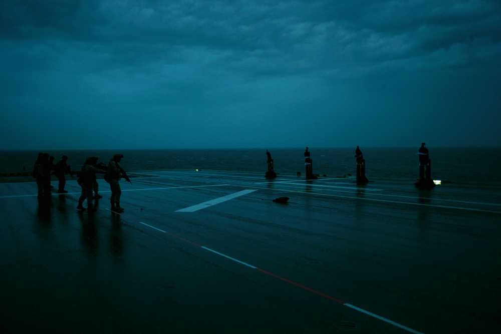 U.S. &amp; Spanish Marines conduct a deck shoot during AMPHIBEX 16.1