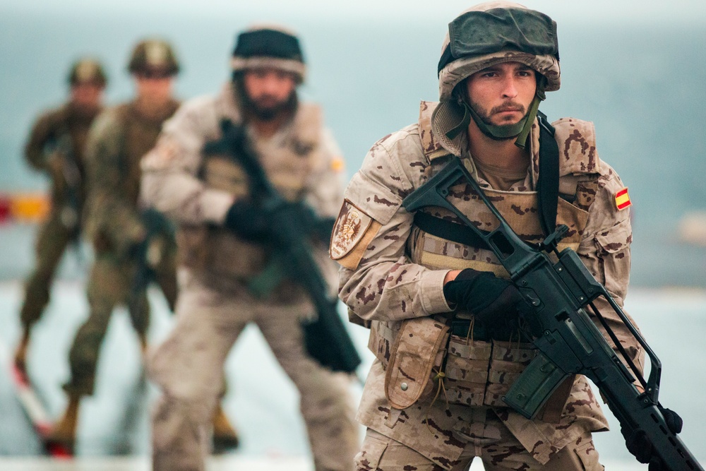 U.S. &amp; Spanish Marines conduct a deck shoot during AMPHIBEX 16.1