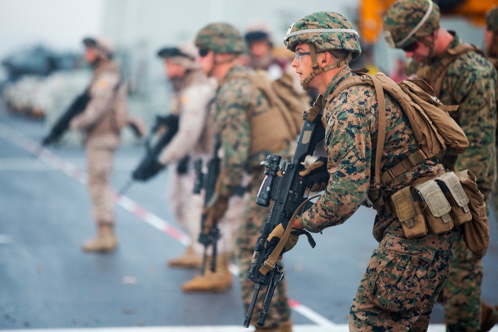 U.S. &amp; Spanish Marines conduct a deck shoot during AMPHIBEX 16.1