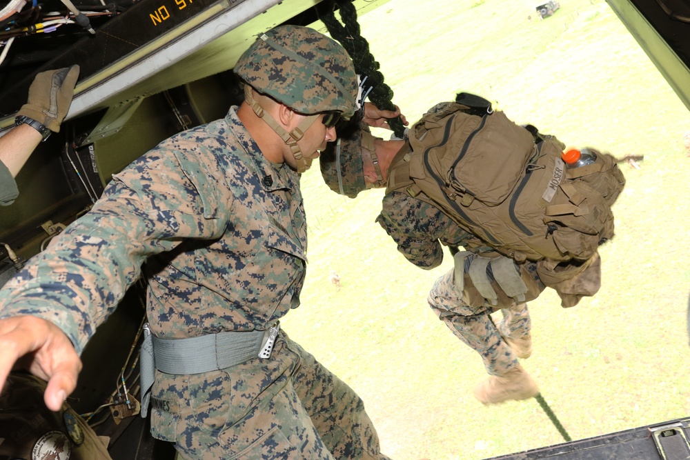 U.S. &amp; Spanish Marines Fast Rope from Ospreys during AMPHIBEX 16.1