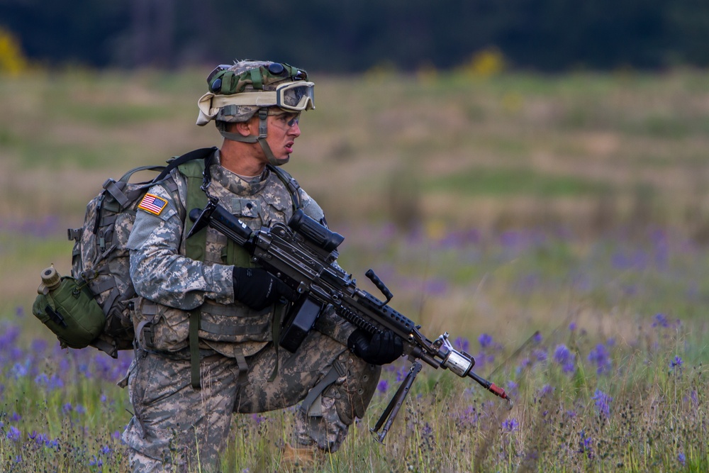 16th CAB, 2-2 SBCT conduct battalion-sized air assault training at JBLM