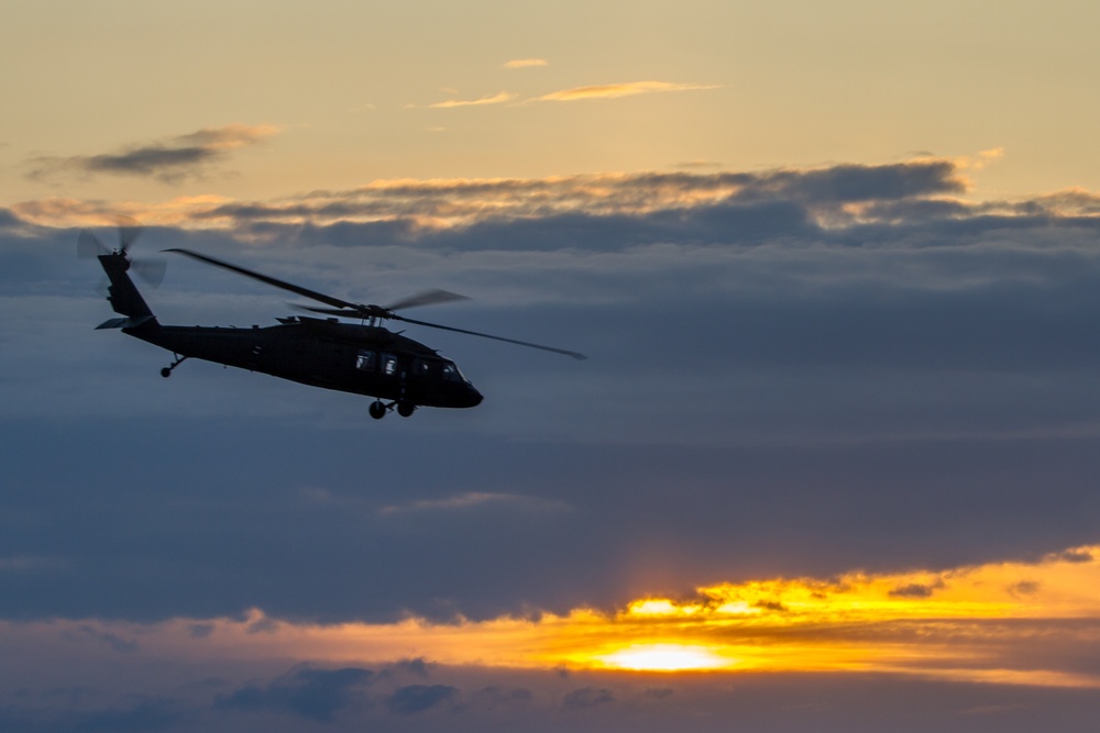 16th CAB, 2-2 SBCT conduct battalion-sized air assault training at JBLM