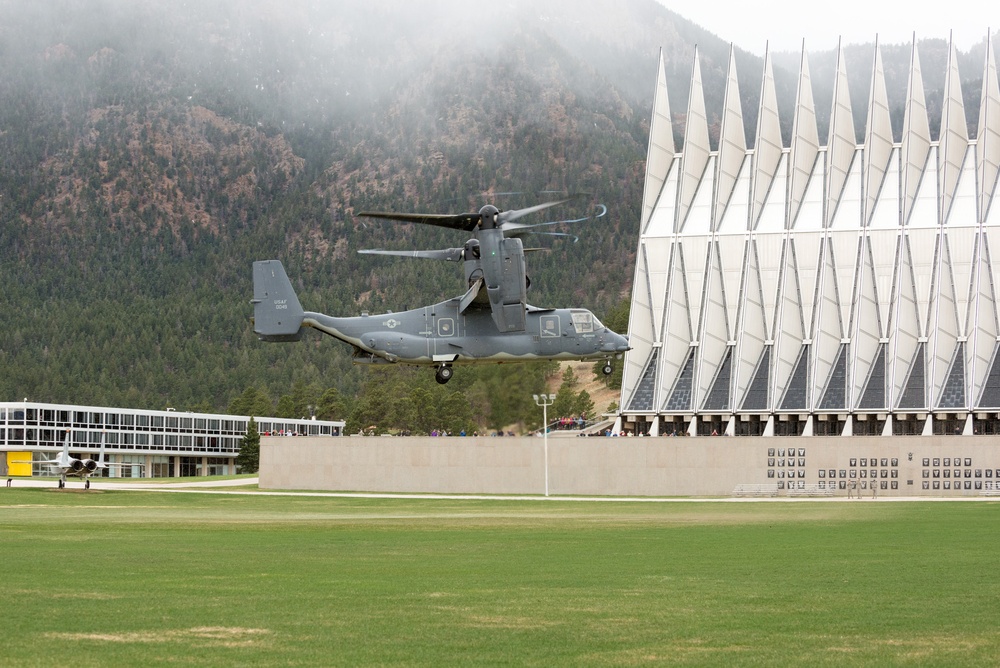 04-15-16 U.S. Air Force Academy CV-22 Landing on Terrazzo