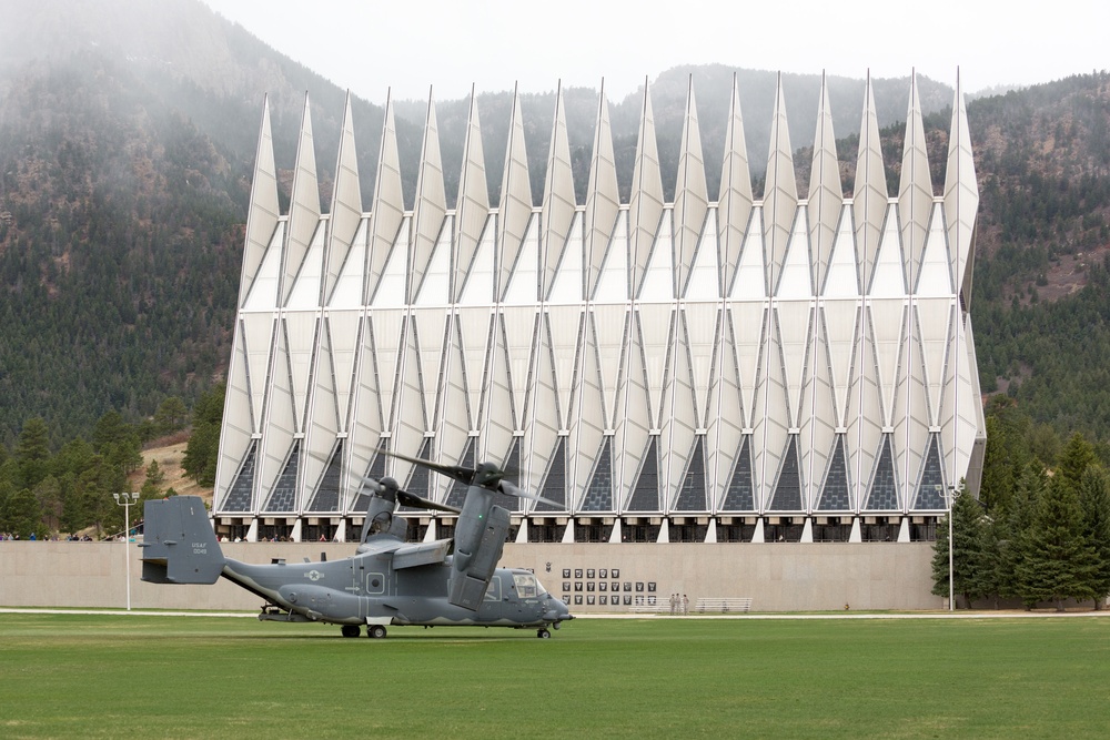 04-15-16 U.S. Air Force Academy CV-22 Landing on Terrazzo