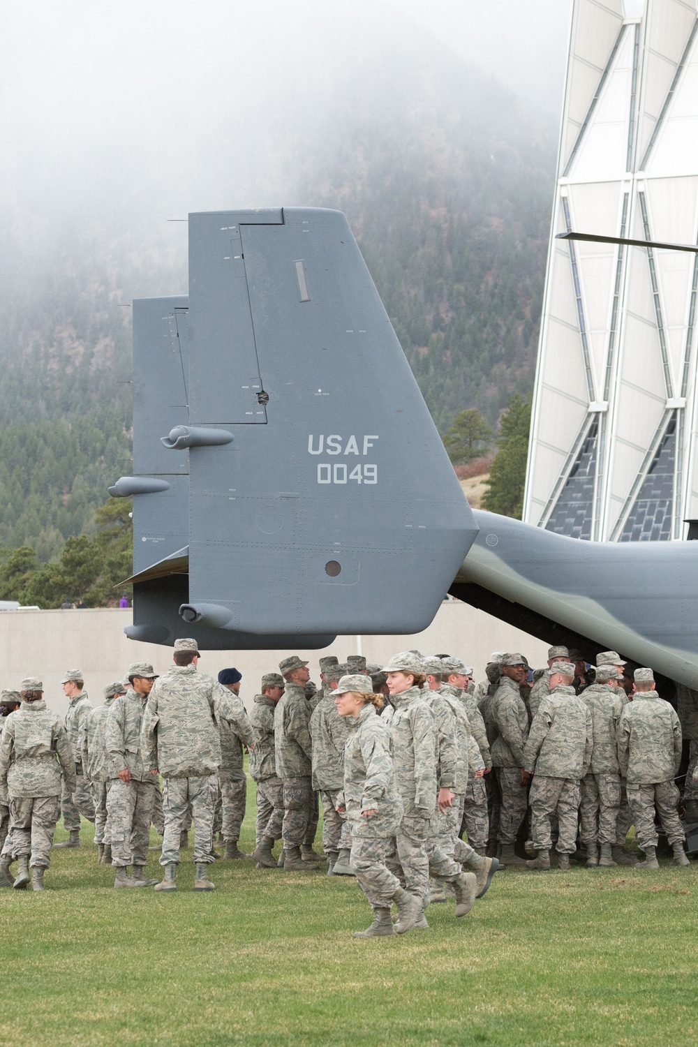 04-15-16 U.S. Air Force Academy CV-22 Landing on Terrazzo