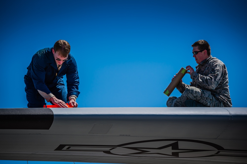 Airmen prepare aircraft for MAFFS training