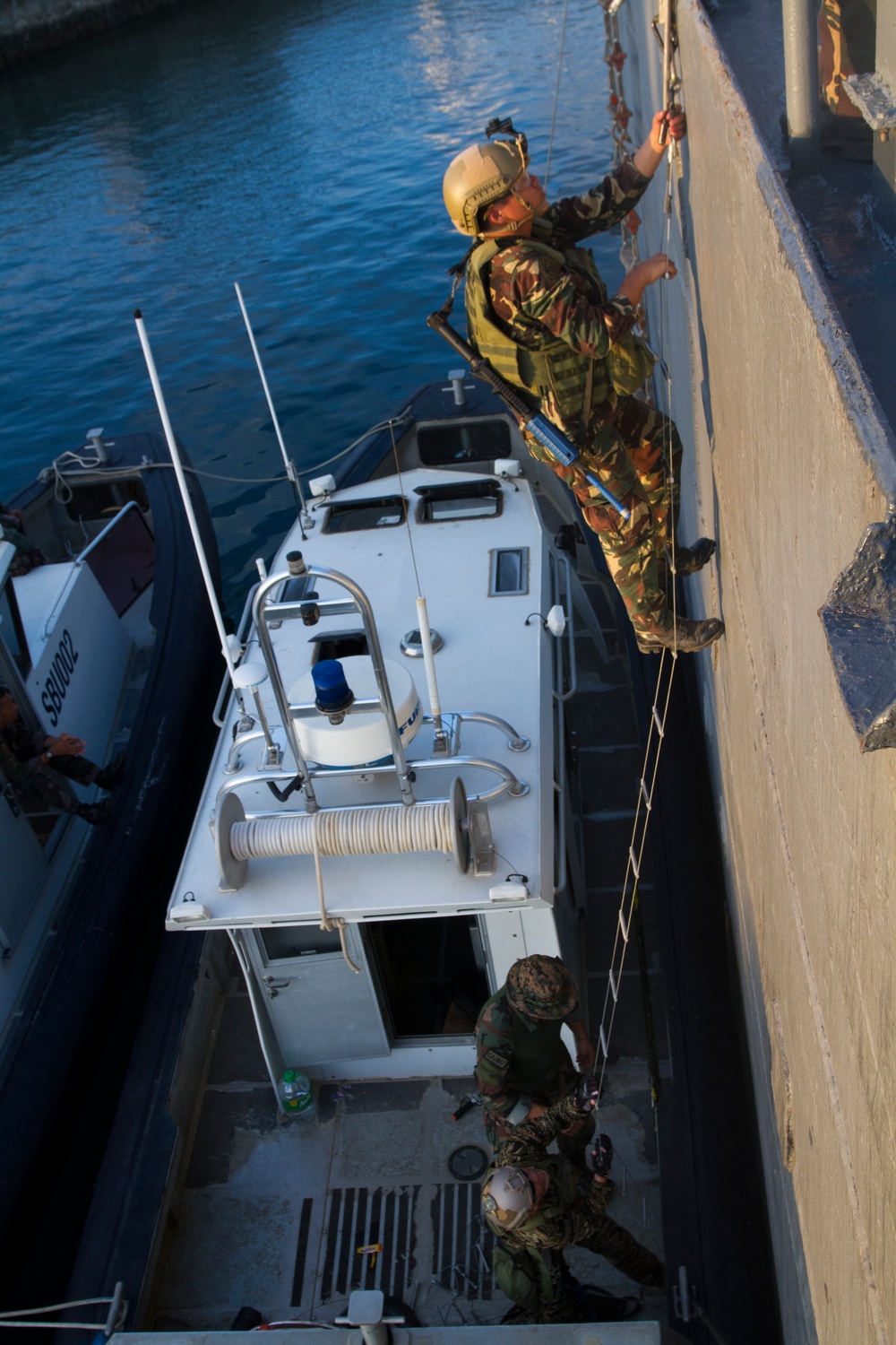 SOF conducts visit, board, search and seizure training