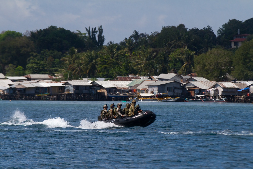 SOF conducts beach assault training