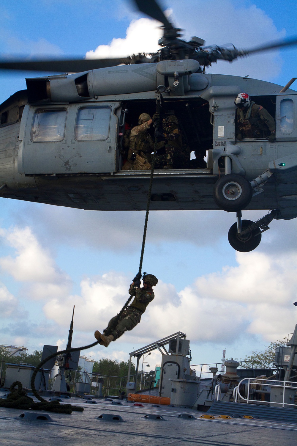 SOF conducts helicopter assault training