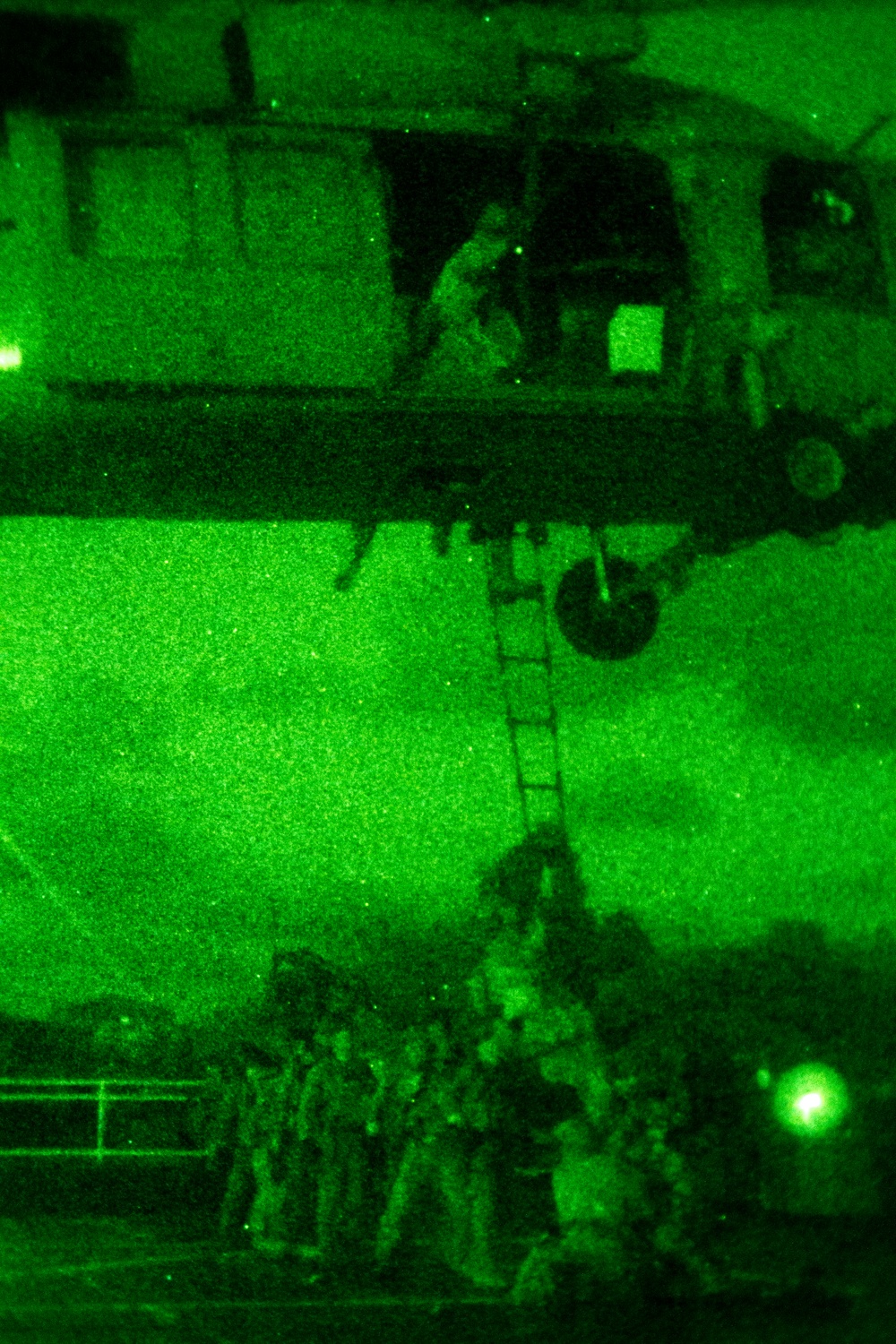 SOF conducts helicopter assault training