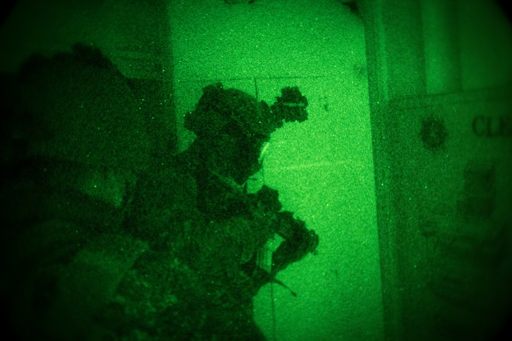 SOF conducts raid training