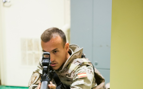 U.S. &amp; Spanish Marines conduct CQB training during AMPHIBEX 16.1