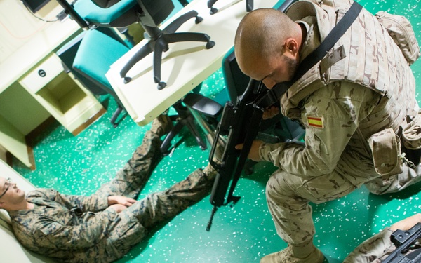 U.S. &amp; Spanish Marines conduct CQB training during AMPHIBEX 16.1