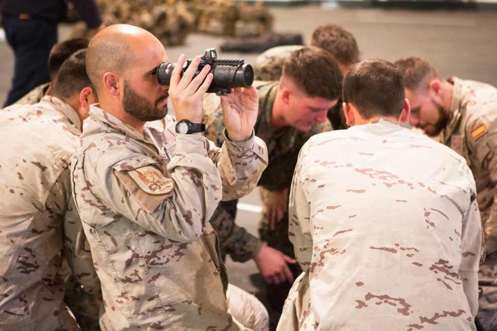 U.S. &amp; Spanish Marines conduct CQB training during AMPHIBEX 16.1